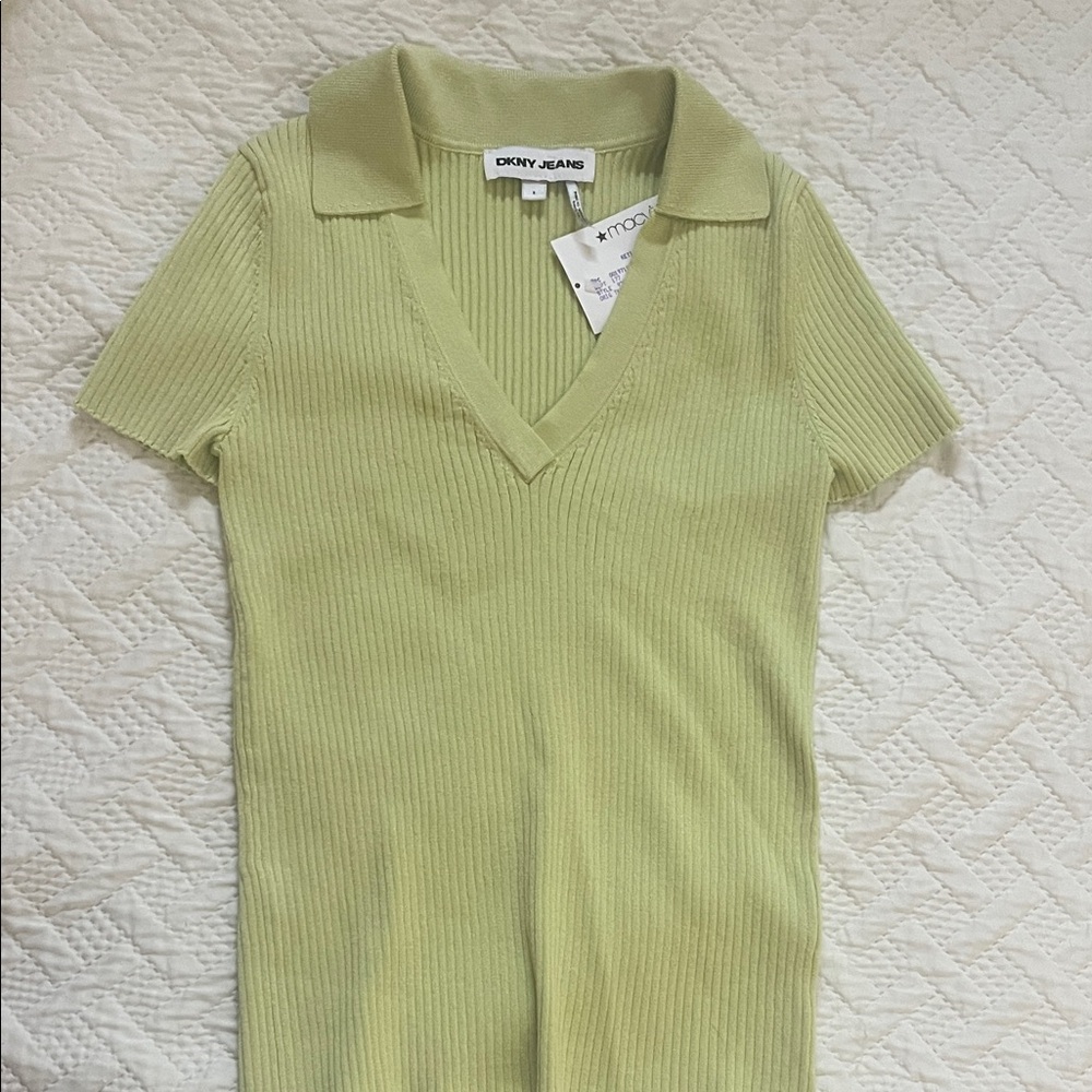 DKNY Short-Sleeve Ribbed V-Neck in Light Green